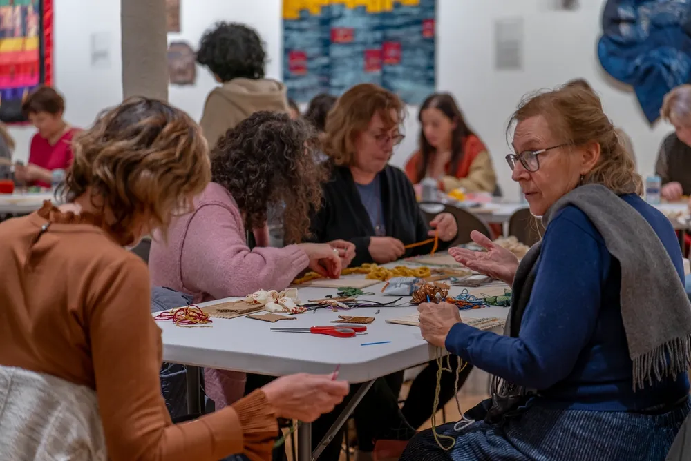 Weaving Stories: a Workshop for Craft in Chicago from the 1970s-80s and Beyond