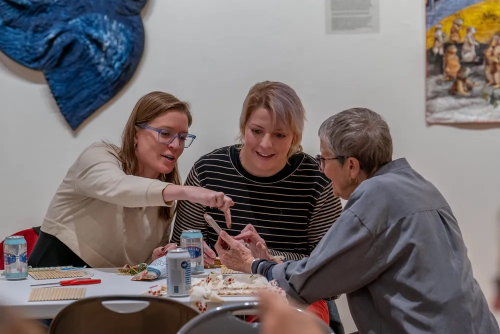 Weaving Stories: a Workshop for Craft in Chicago from the 1970s-80s and Beyond
