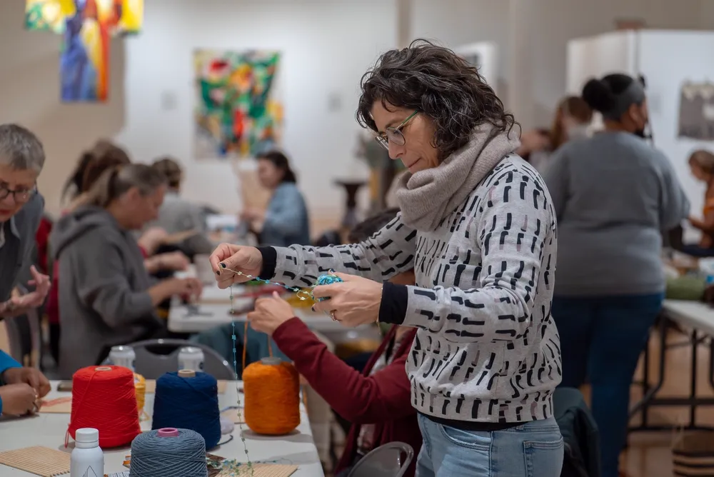 Weaving Stories: a Workshop for Craft in Chicago from the 1970s-80s and Beyond