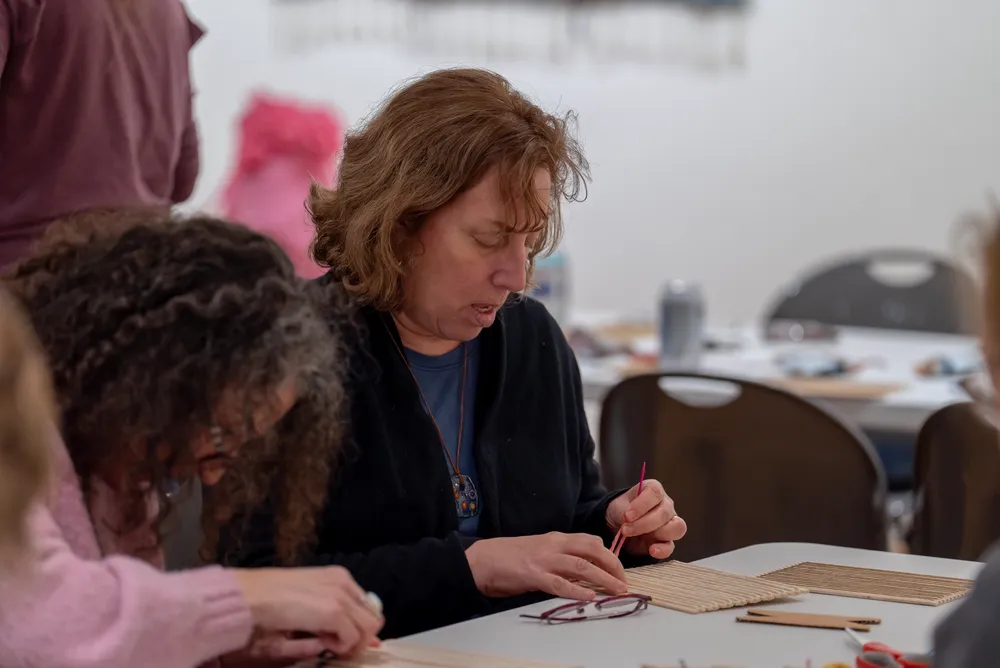 Weaving Stories: a Workshop for Craft in Chicago from the 1970s-80s and Beyond