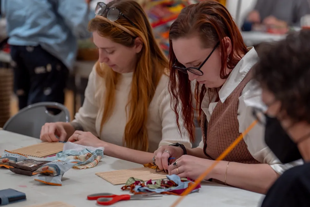 Weaving Stories: a Workshop for Craft in Chicago from the 1970s-80s and Beyond