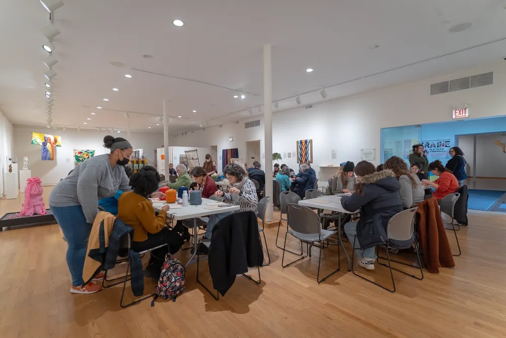 Weaving Stories: a Workshop for Craft in Chicago from the 1970s-80s and Beyond