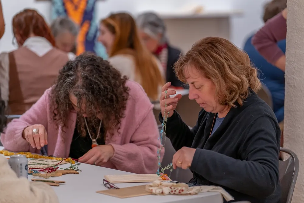 Weaving Stories: a Workshop for Craft in Chicago from the 1970s-80s and Beyond
